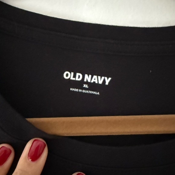 Old Navy Women's Black Muscle Tee - Picture 2 of 3